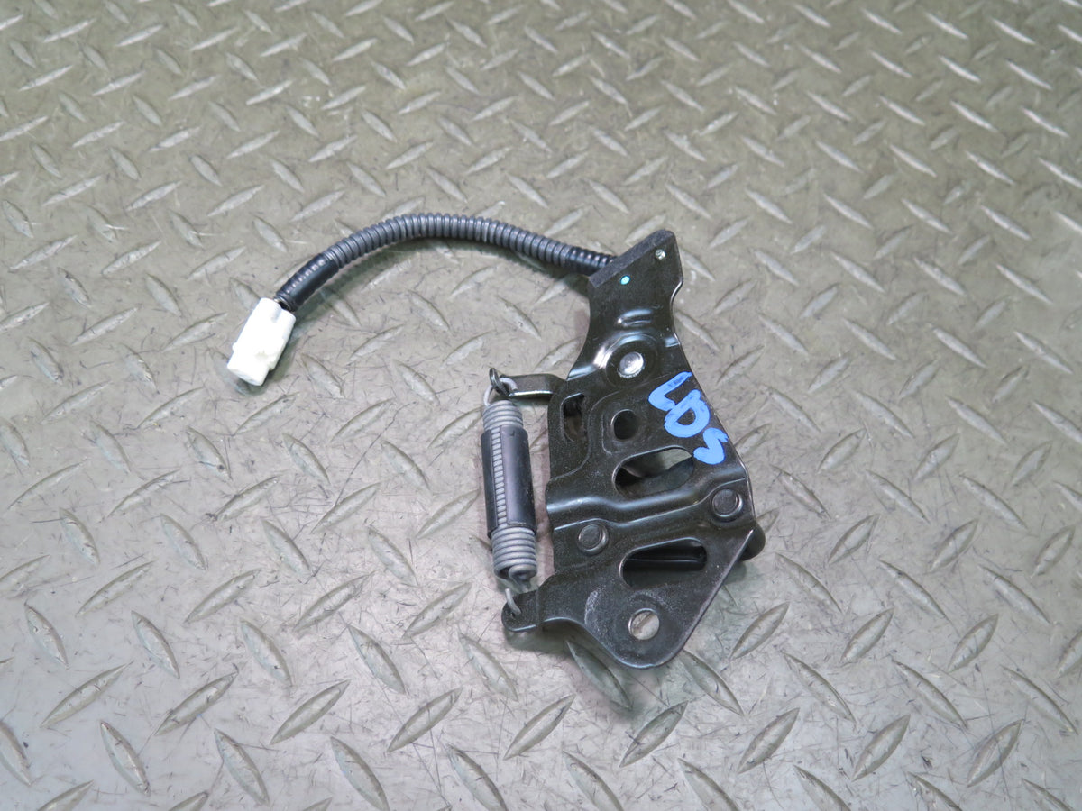 01-06 Lexus UCF30L LS430 Rear Trunk Deck Lid Latch Striker OEM