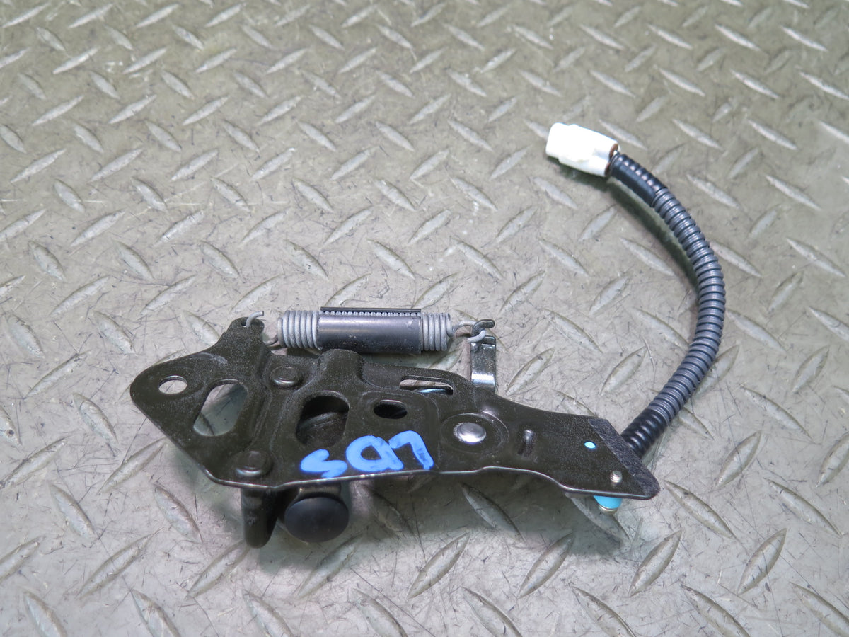 01-06 Lexus UCF30L LS430 Rear Trunk Deck Lid Latch Striker OEM