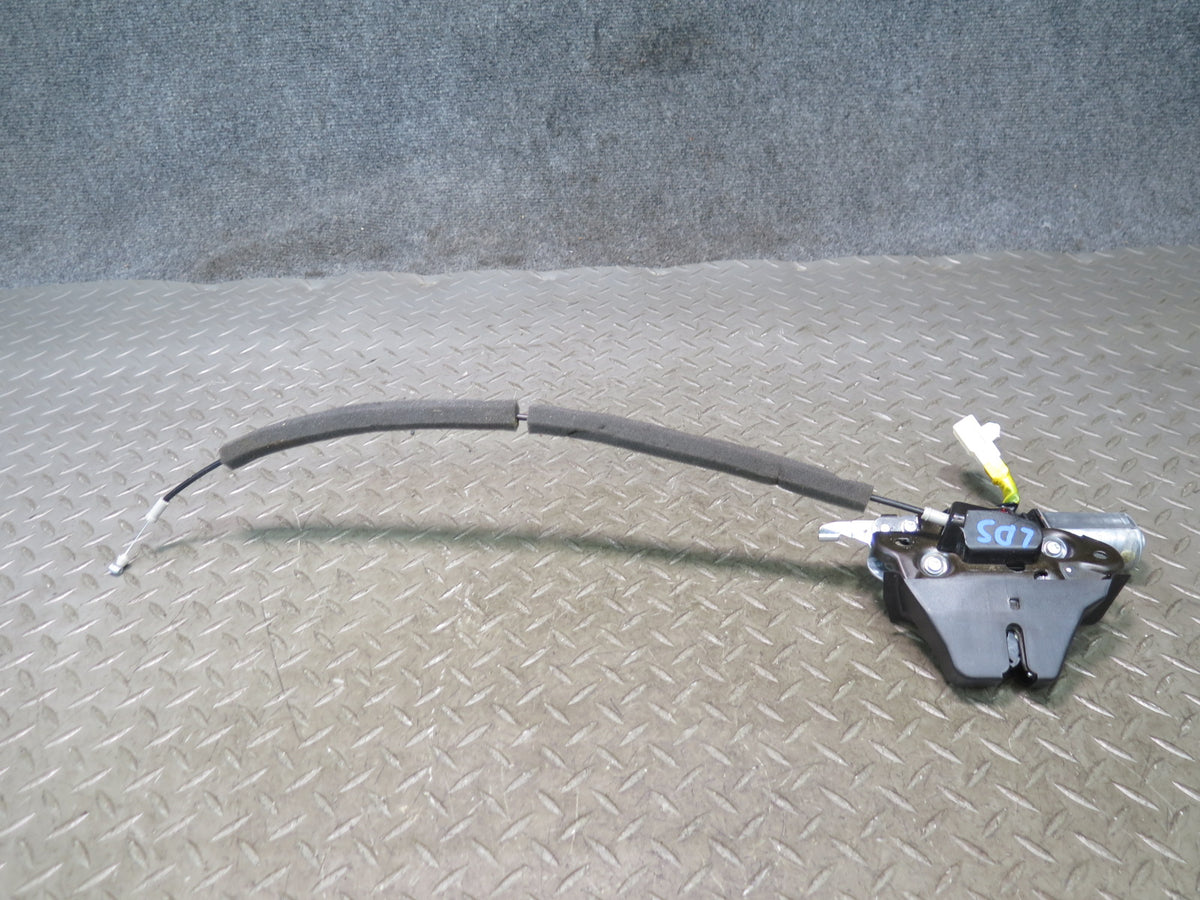 01-06 Lexus UCF30L LS430 Rear Trunk Lid Lock Latch Actuator w Inner Handle OEM