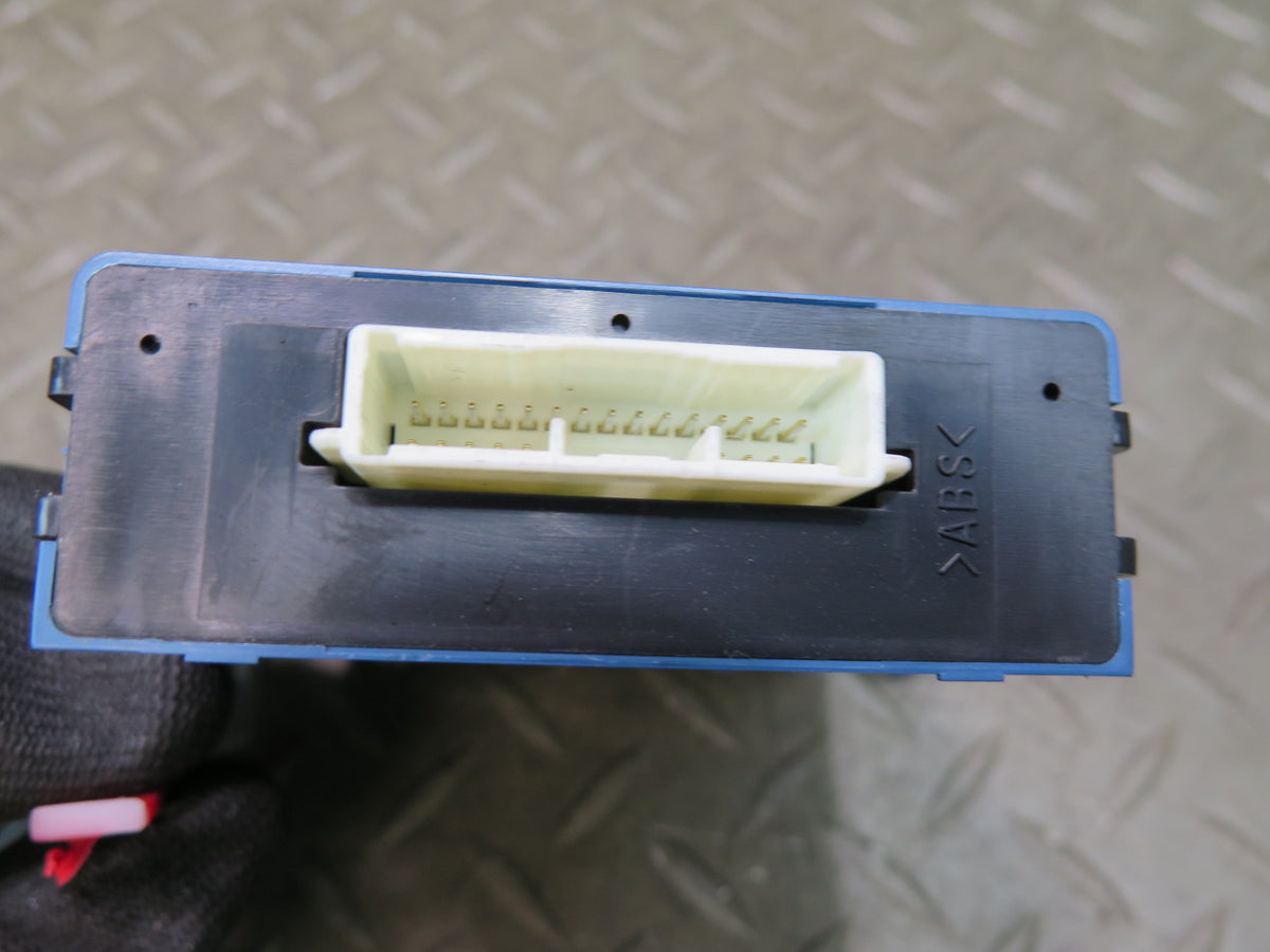 04-06 Lexus UCF30L LS430 Network Gateway Control Module 89111-50040 OEM
