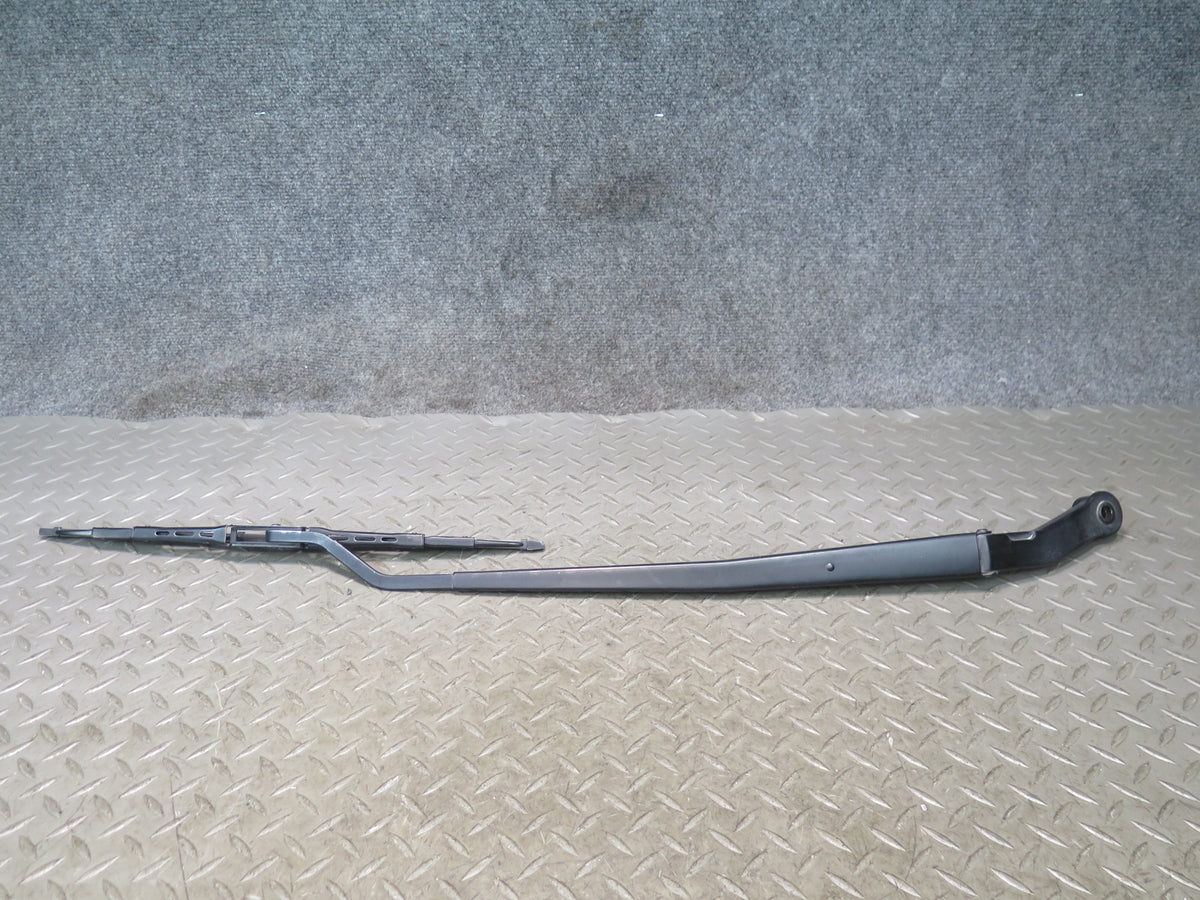 01-06 Lexus UCF30L LS430 Set of 2 Front Left & Right Wiper Arm OEM