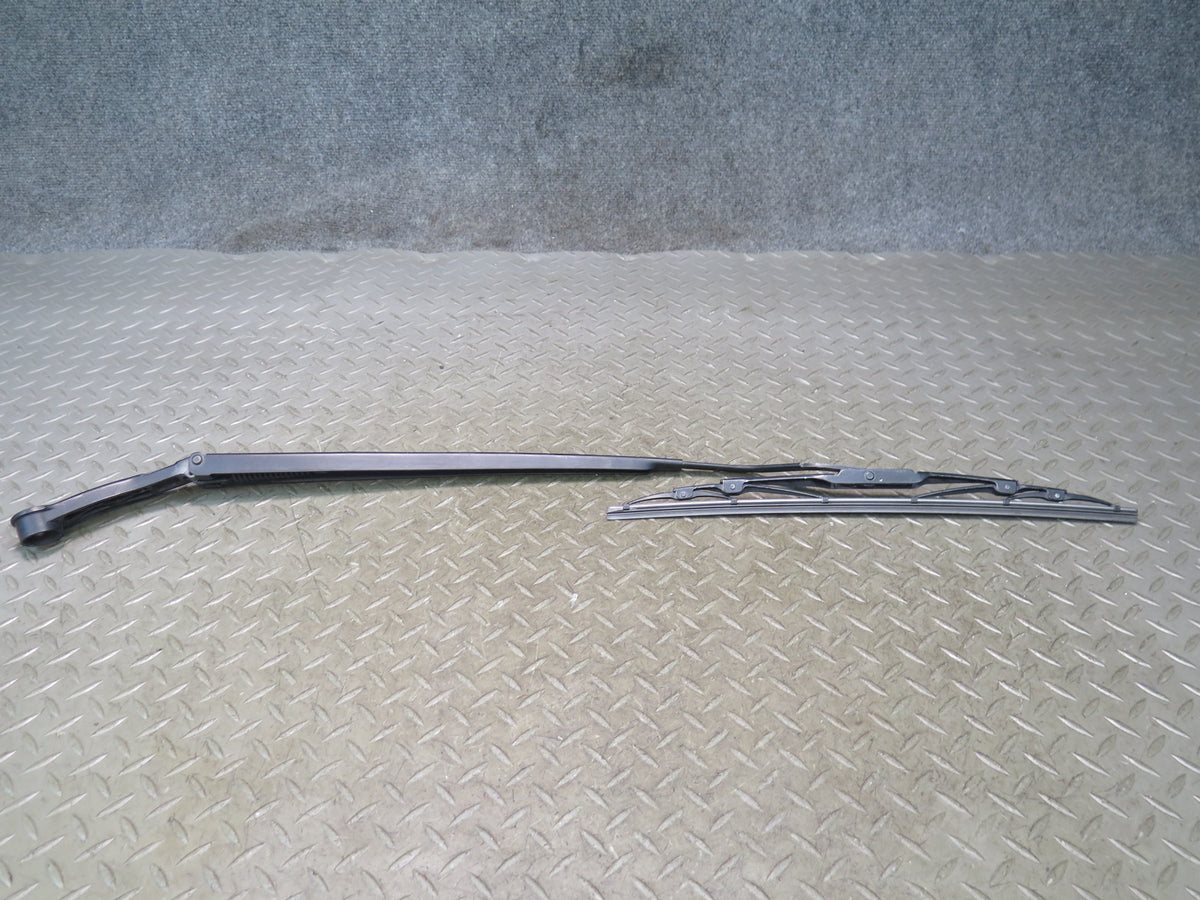 01-06 Lexus UCF30L LS430 Set of 2 Front Left & Right Wiper Arm OEM