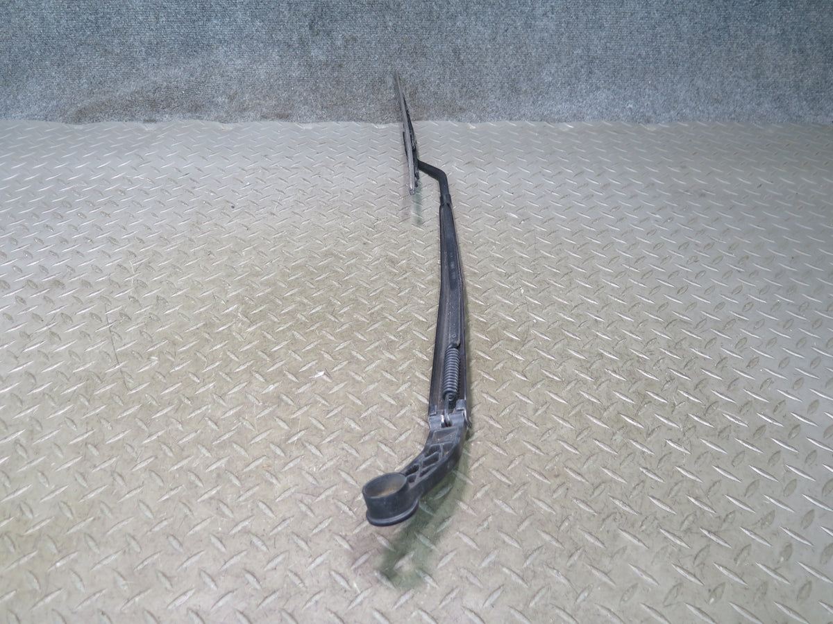 01-06 Lexus UCF30L LS430 Set of 2 Front Left & Right Wiper Arm OEM