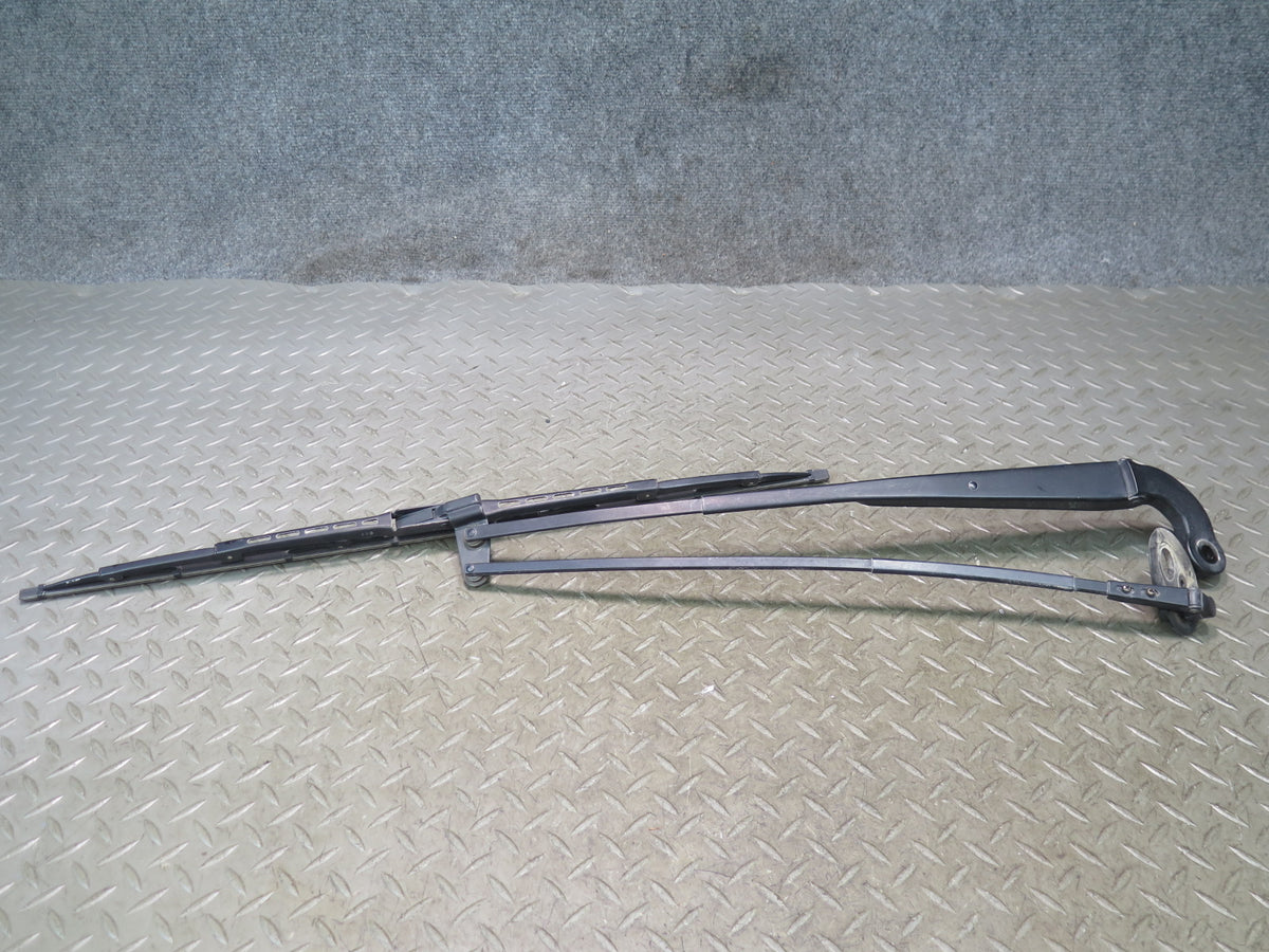 01-06 Lexus UCF30L LS430 Set of 2 Front Left & Right Wiper Arm OEM
