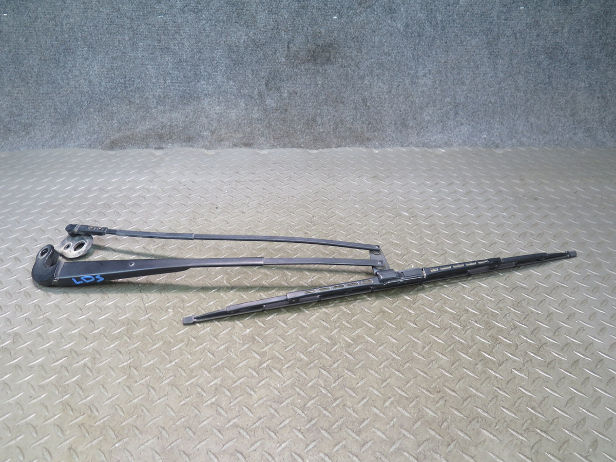 01-06 Lexus UCF30L LS430 Set of 2 Front Left & Right Wiper Arm OEM