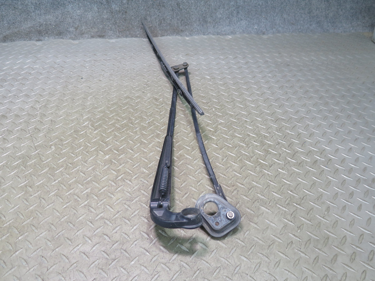 01-06 Lexus UCF30L LS430 Set of 2 Front Left & Right Wiper Arm OEM