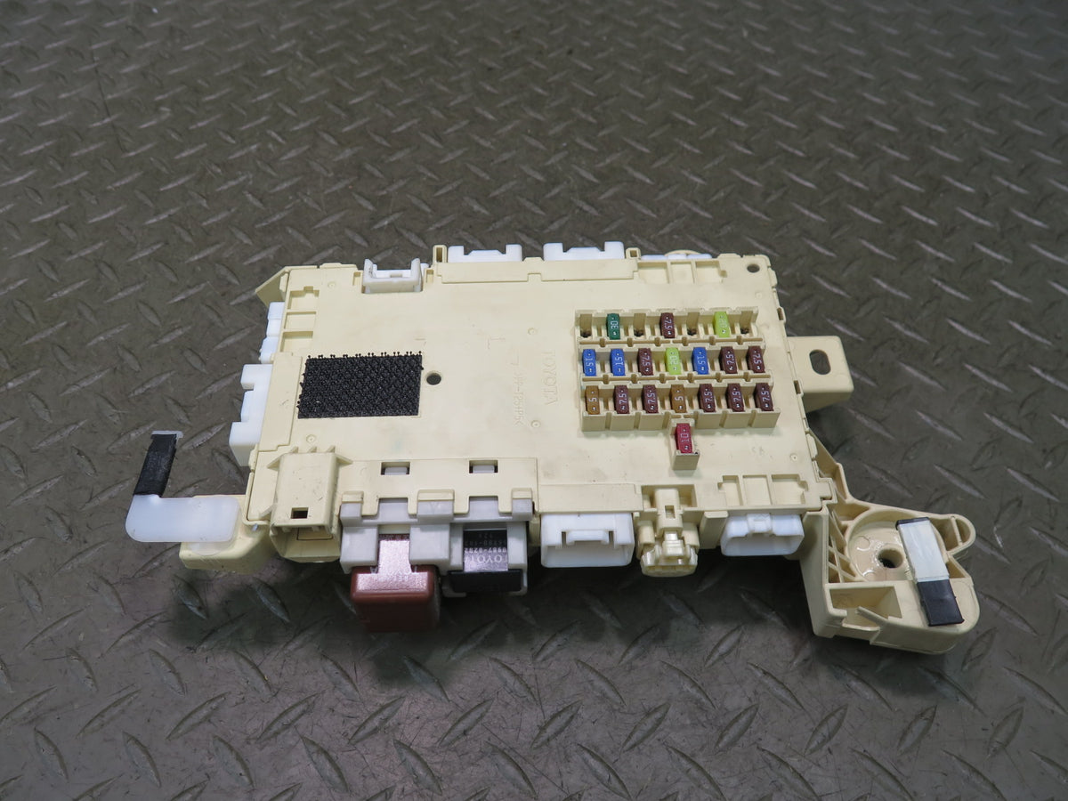 04-06 Lexus UCF30L LS430 Front Left Fuse Relay Junction Box Module OEM