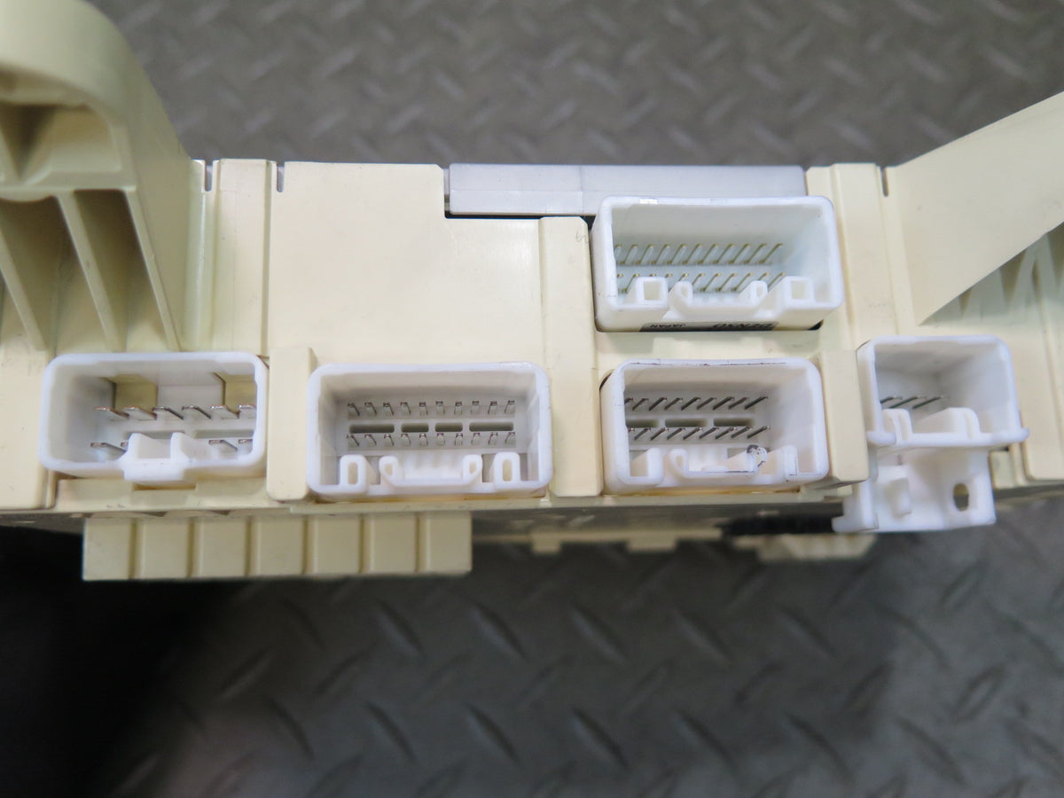 04-06 Lexus UCF30L LS430 Front Right Fuse Relay Junction Box Module OEM