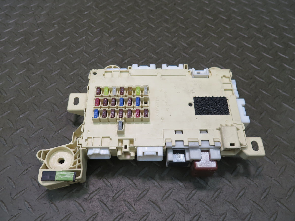 04-06 Lexus UCF30L LS430 Front Right Fuse Relay Junction Box Module OEM