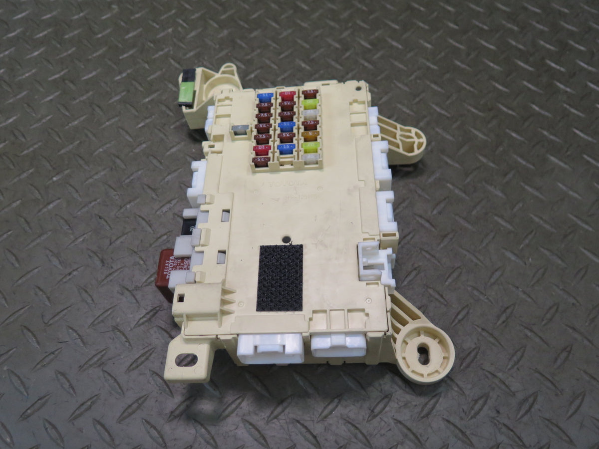 04-06 Lexus UCF30L LS430 Front Right Fuse Relay Junction Box Module OEM