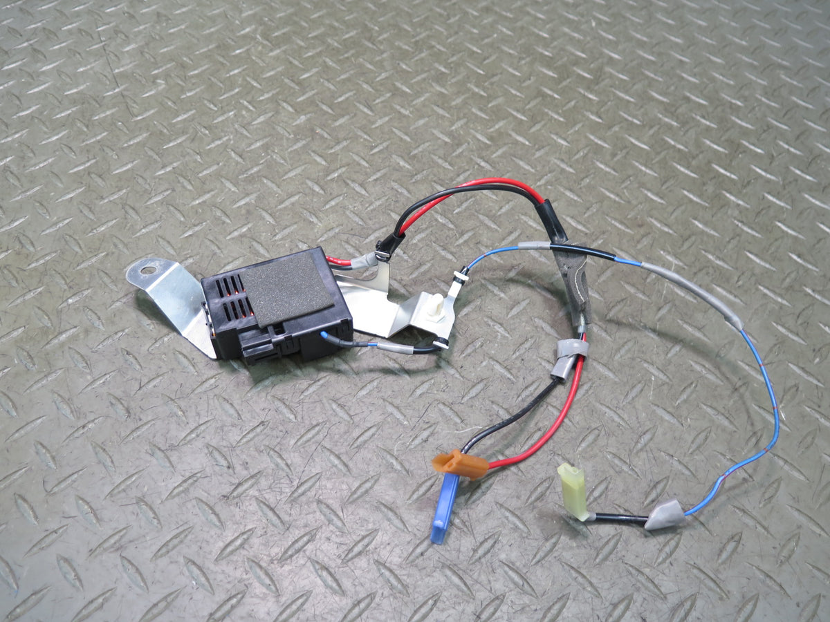 01-06 Lexus UCF30L LS430 Rear Window Defrost Defroster Defogger Module OEM