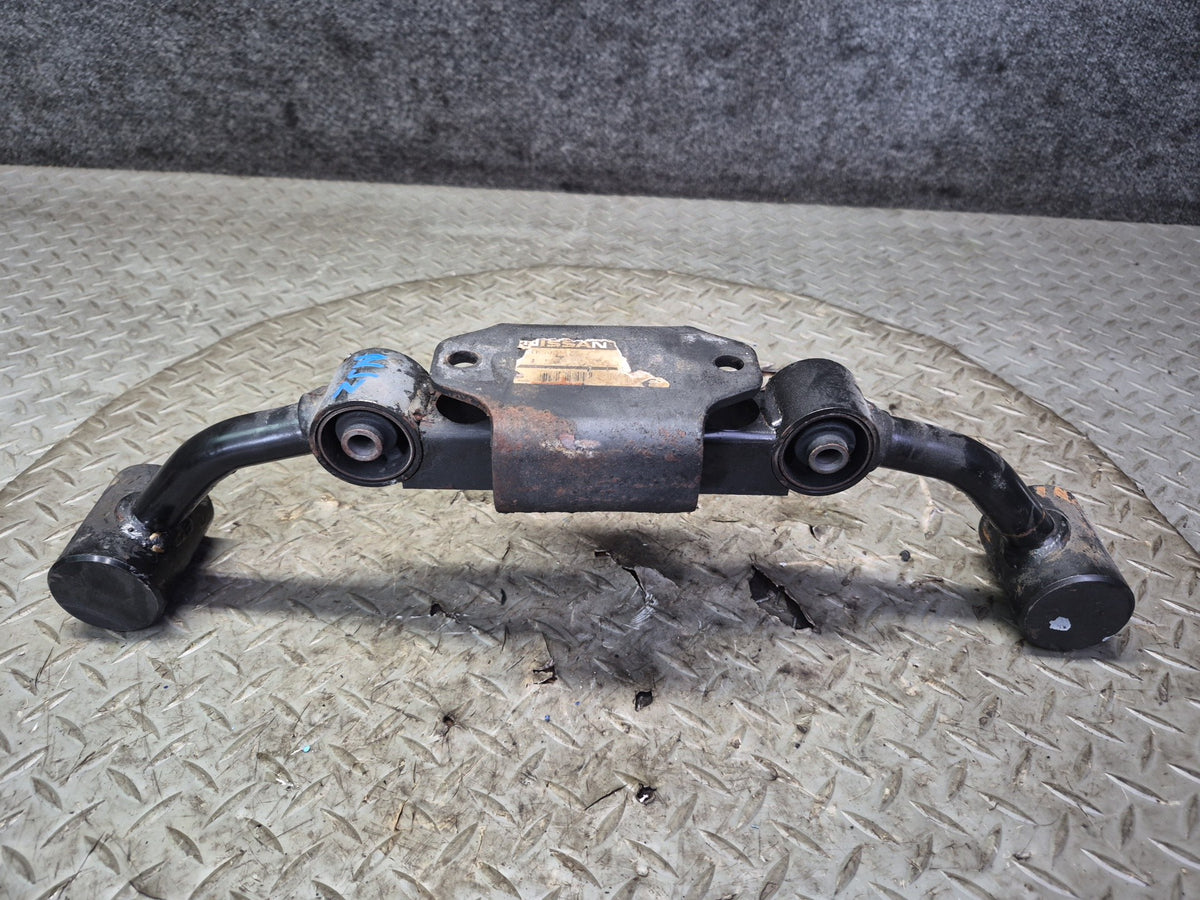 84-89 Nissan Z31 300ZX M/T Transmission Mount Crossmember Bracket Set OEM