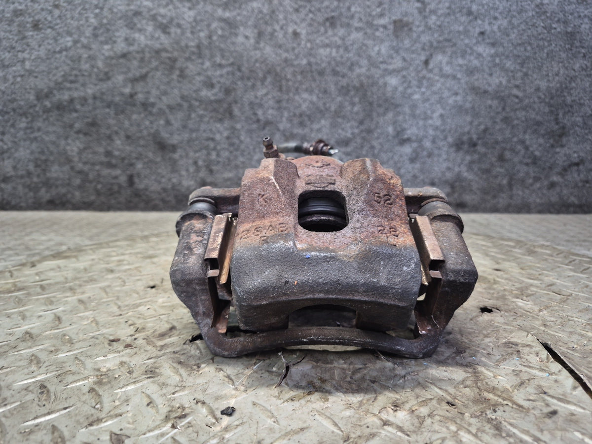 84-89 Nissan Z31 300ZX NA Set of 2 Front Left & Right Brake Caliper w Hose OEM