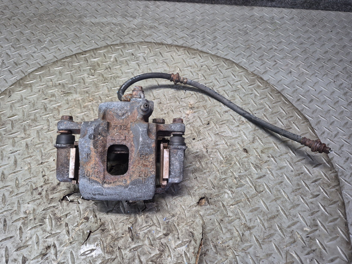 84-89 Nissan Z31 300ZX NA Set of 2 Front Left & Right Brake Caliper w Hose OEM