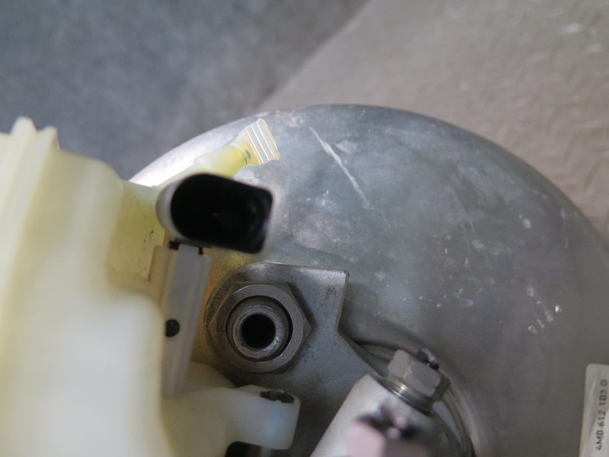 2015-2018 Porsche Macan Brake Master Cylinder Booster Fluid Reservoir