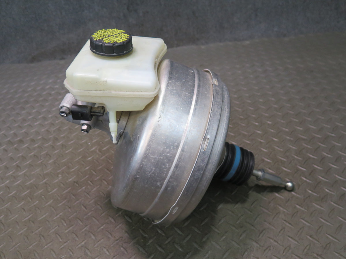 2015-2018 Porsche Macan Brake Master Cylinder Booster Fluid Reservoir
