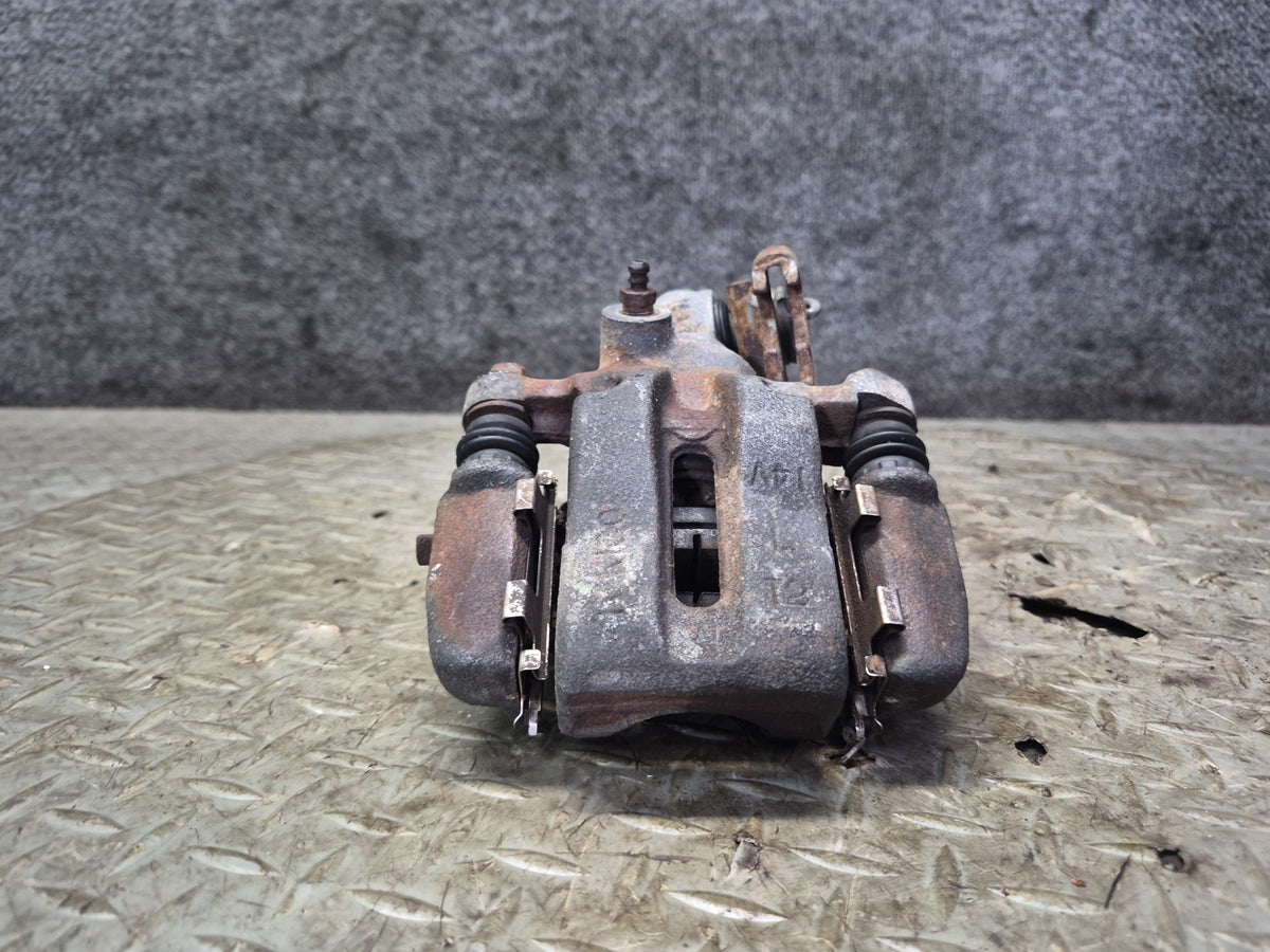 87-89 Nissan Z31 300ZX NA Set of 2 Rear Left & Right Brake Caliper OEM