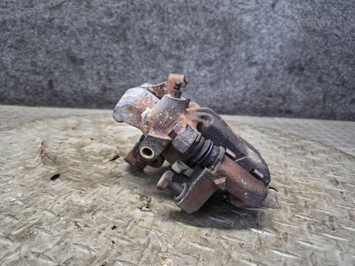 87-89 Nissan Z31 300ZX NA Set of 2 Rear Left & Right Brake Caliper OEM