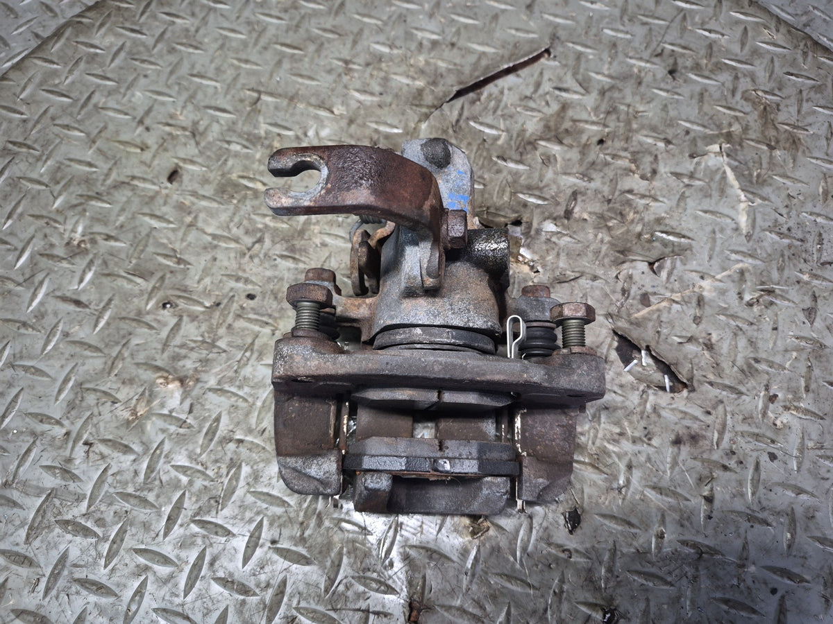 87-89 Nissan Z31 300ZX NA Set of 2 Rear Left & Right Brake Caliper OEM