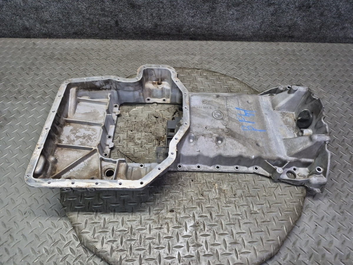 97-03 BMW E39 540i M62 Engine Motor Upper Oil Pan 1433561 OEM