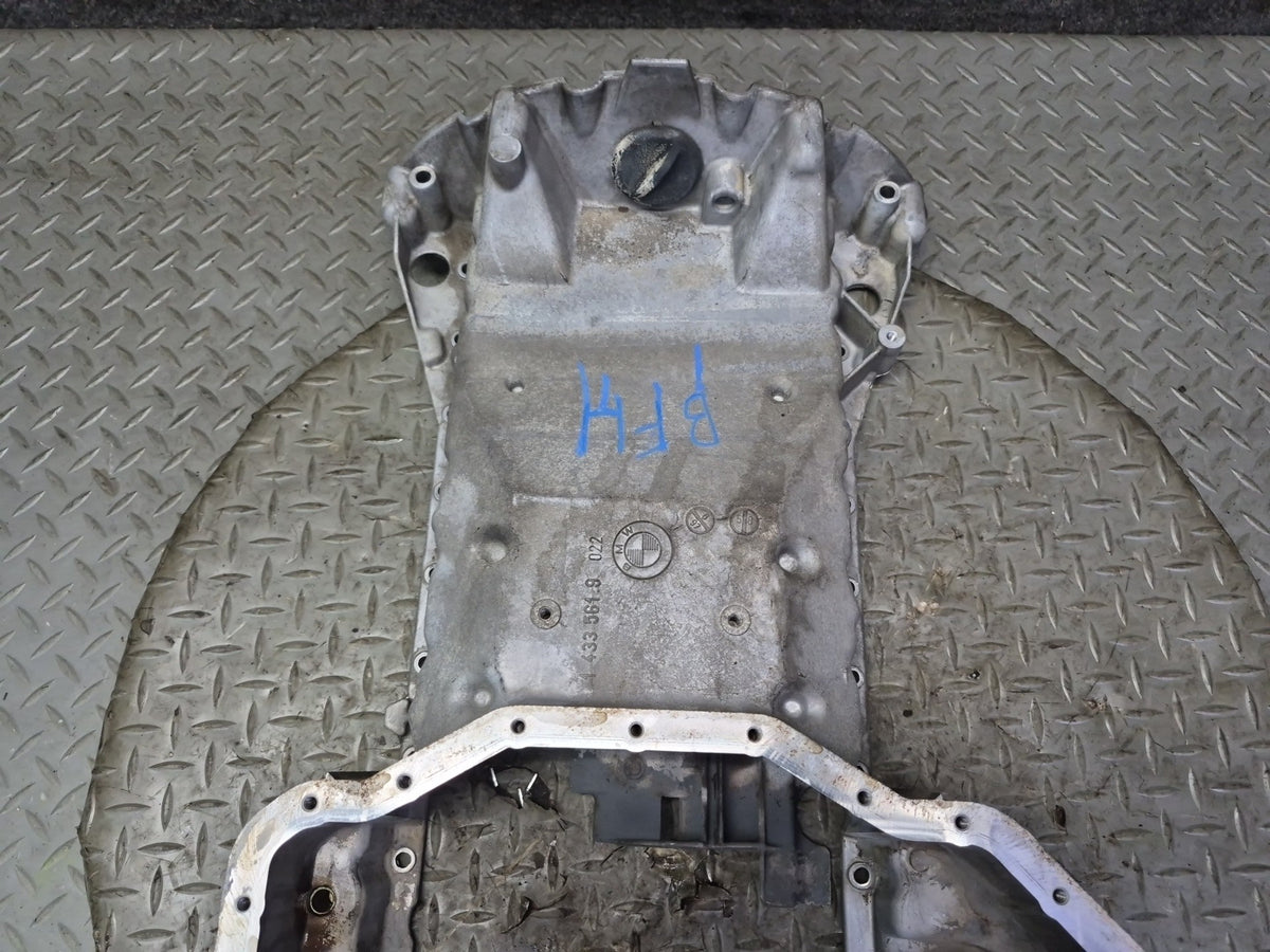 97-03 BMW E39 540i M62 Engine Motor Upper Oil Pan 1433561 OEM