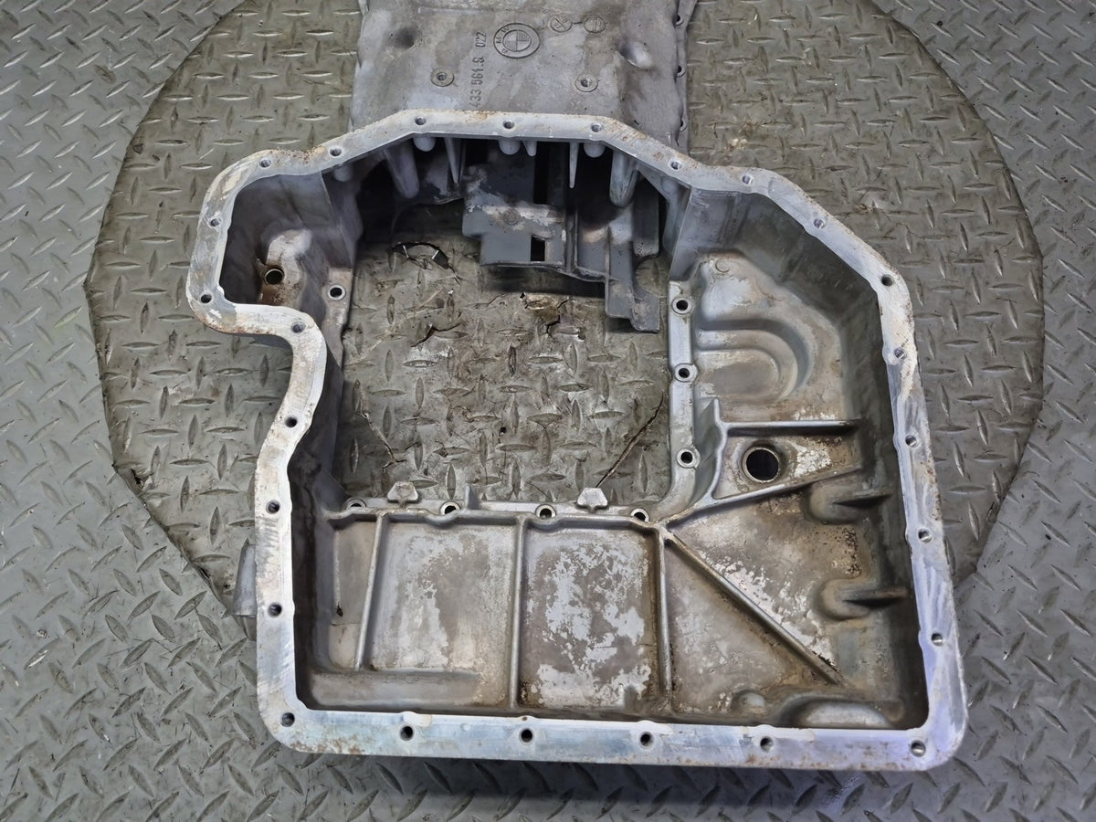 97-03 BMW E39 540i M62 Engine Motor Upper Oil Pan 1433561 OEM