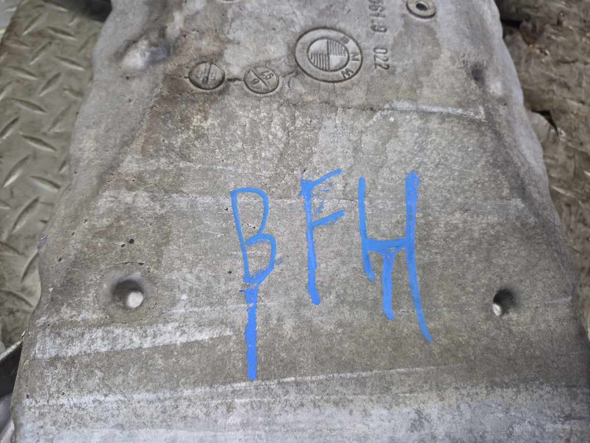 97-03 BMW E39 540i M62 Engine Motor Upper Oil Pan 1433561 OEM