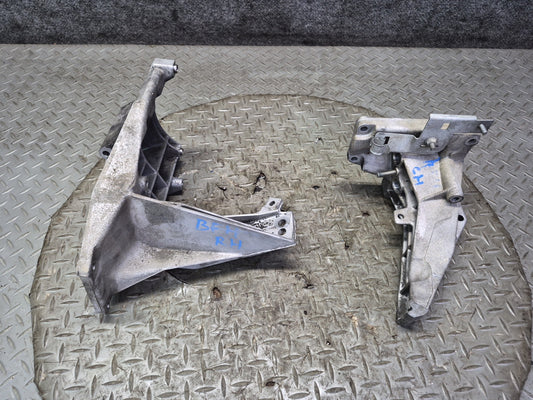 97-03 BMW E39 540i M62 Set of 2 Left & Right Engine Mount Bracket OEM