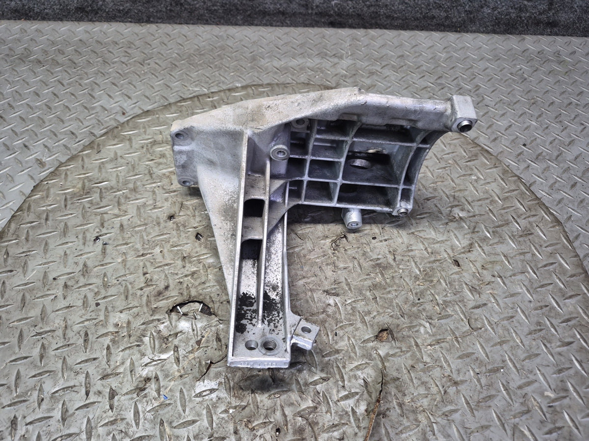 97-03 BMW E39 540i M62 Set of 2 Left & Right Engine Mount Bracket OEM