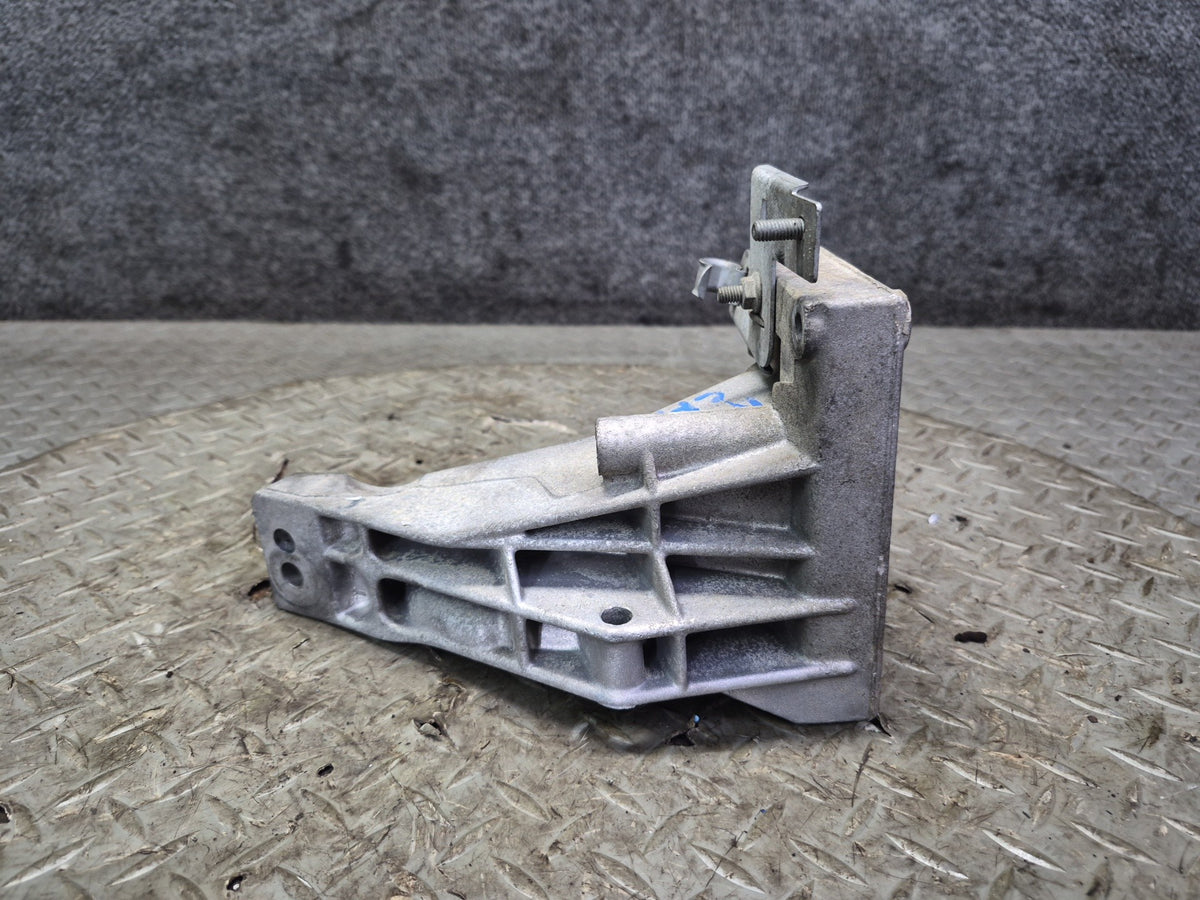 97-03 BMW E39 540i M62 Set of 2 Left & Right Engine Mount Bracket OEM