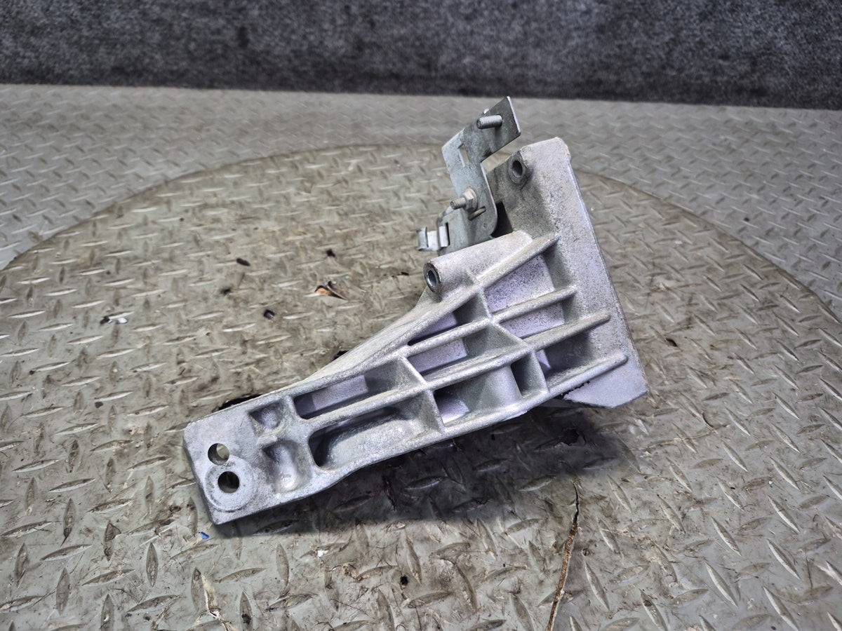97-03 BMW E39 540i M62 Set of 2 Left & Right Engine Mount Bracket OEM