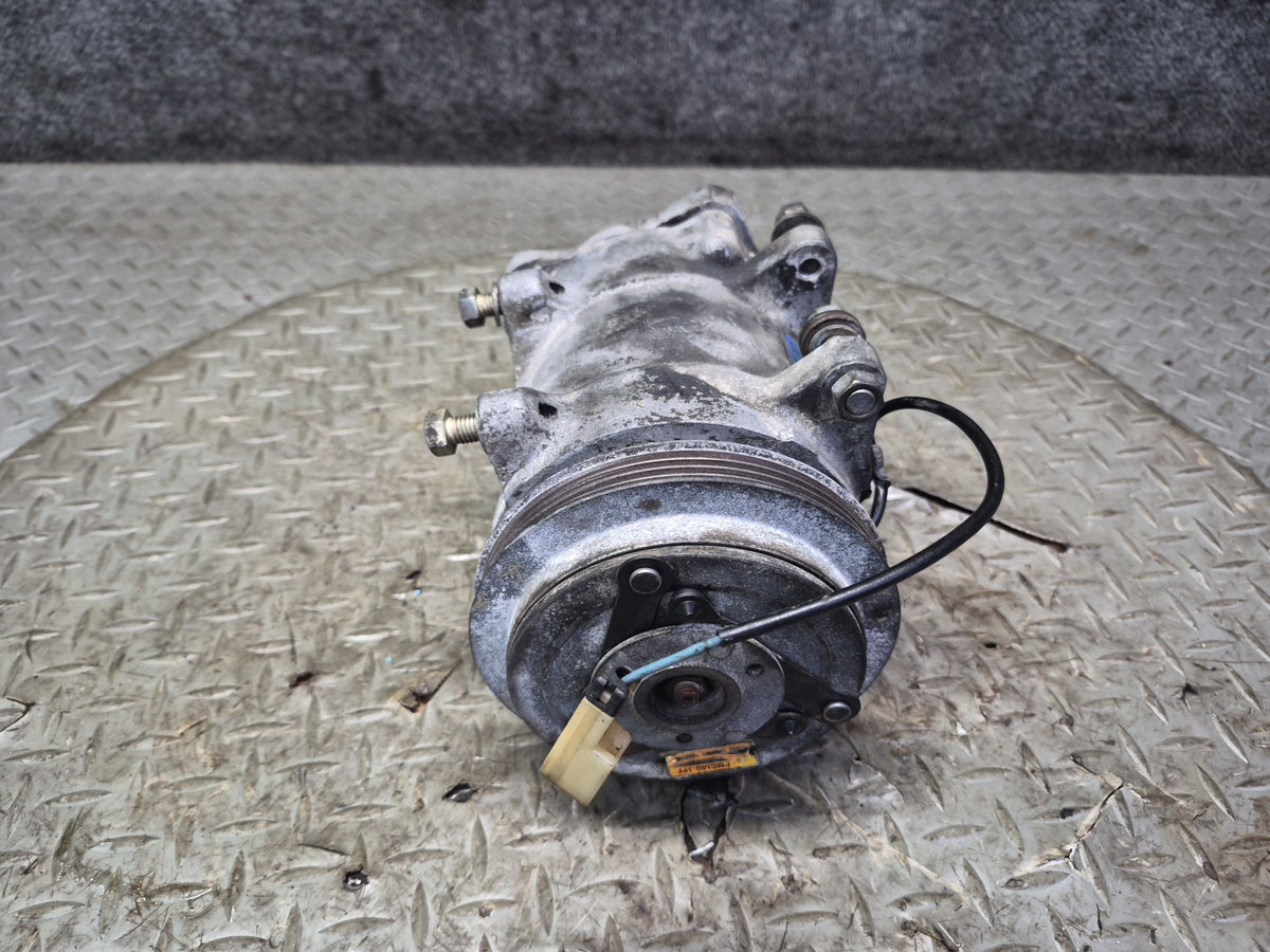 87-89 Nissan Z31 300ZX NA A/C Air Condition Compressor 252585 OEM