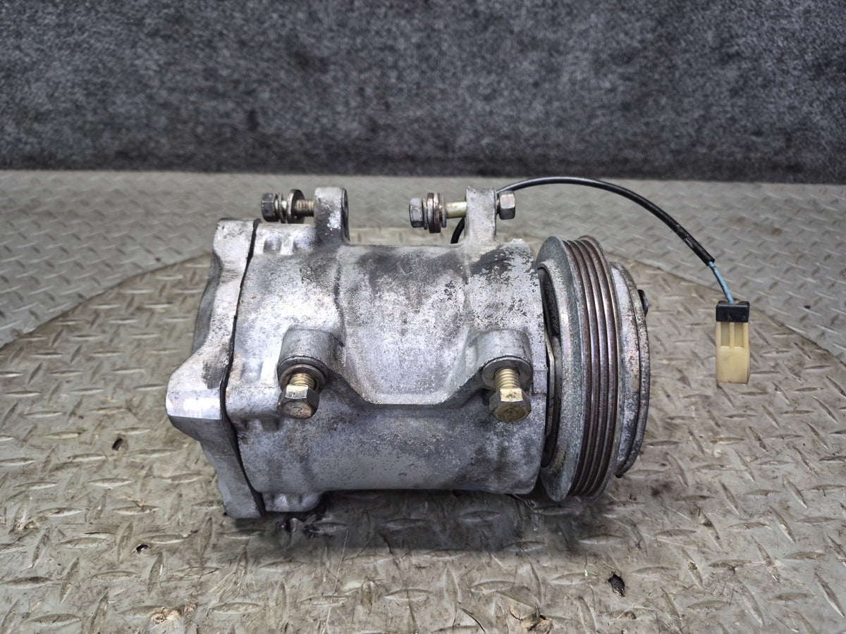 87-89 Nissan Z31 300ZX NA A/C Air Condition Compressor 252585 OEM