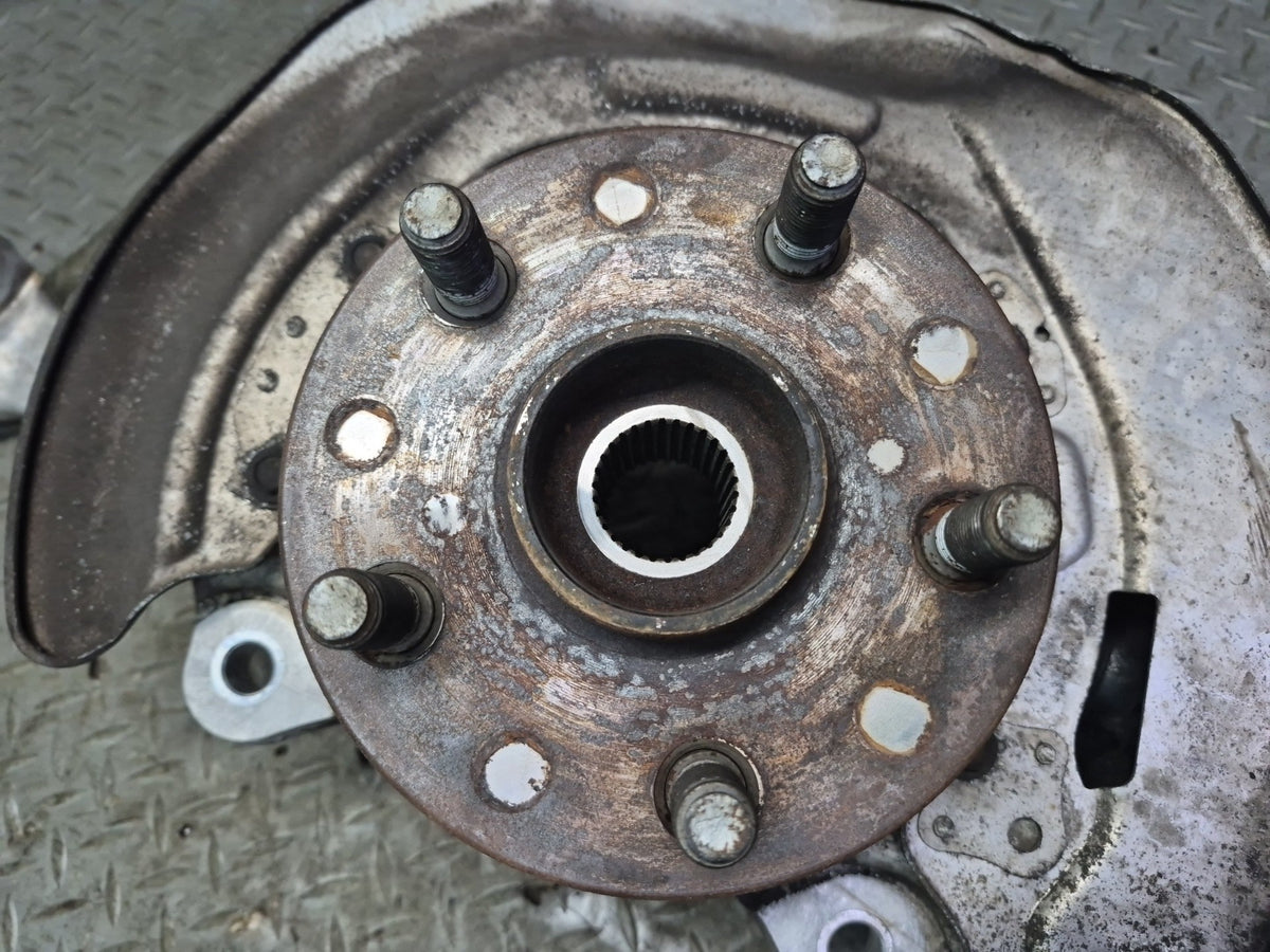 08-16 Lexus UVF46L LS600h LS460 AWD Front Right Spindle Knuckle Wheel Hub OEM