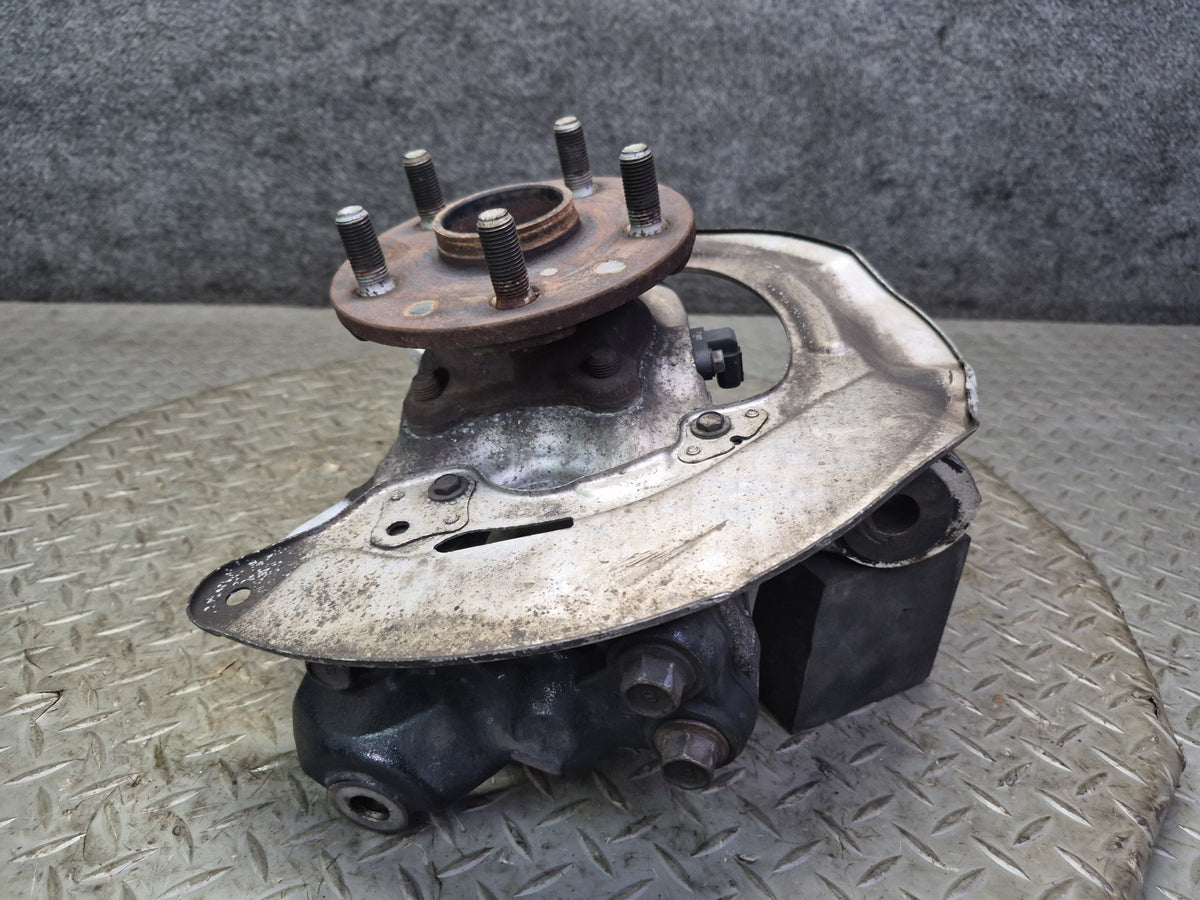 08-16 Lexus UVF46L LS600h LS460 AWD Front Right Spindle Knuckle Wheel Hub OEM