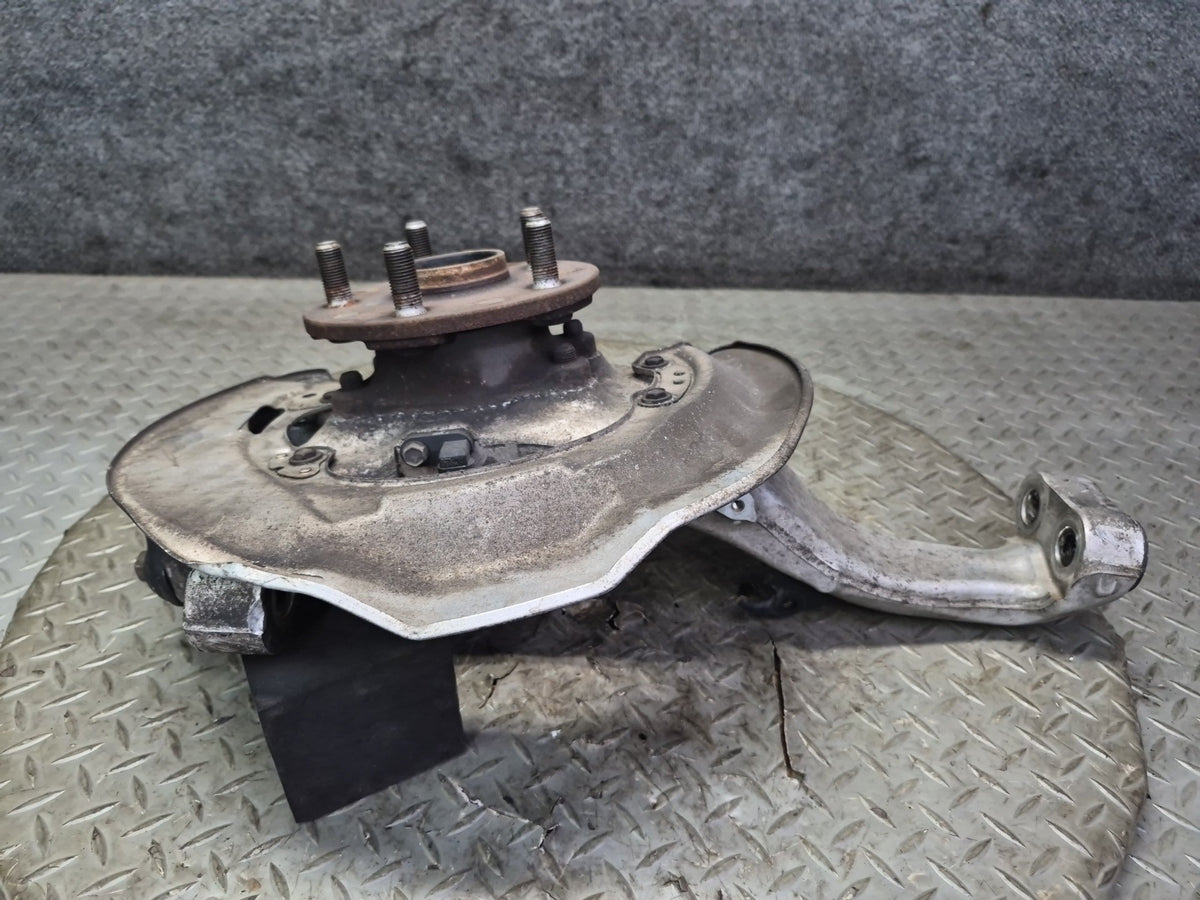 08-16 Lexus UVF46L LS600h LS460 AWD Front Right Spindle Knuckle Wheel Hub OEM