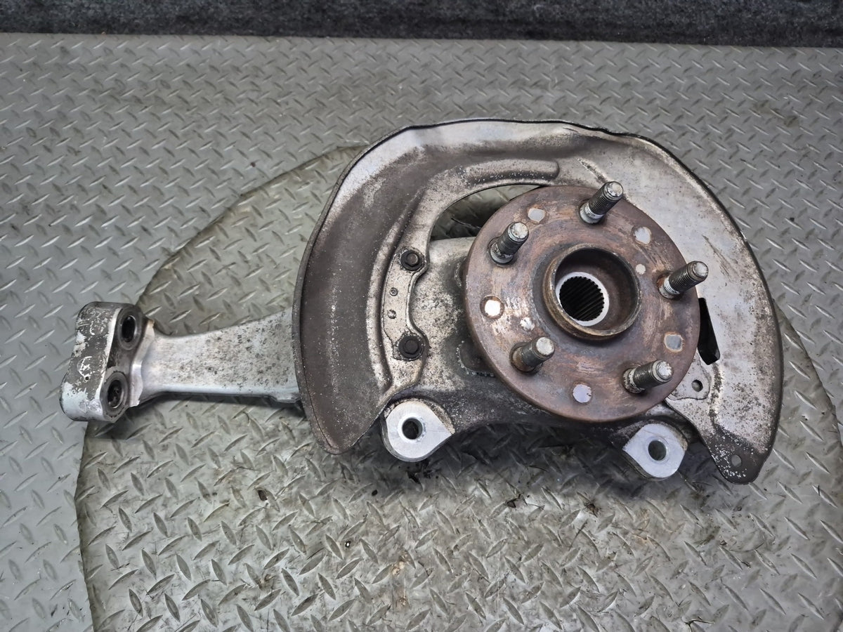 08-16 Lexus UVF46L LS600h LS460 AWD Front Right Spindle Knuckle Wheel Hub OEM