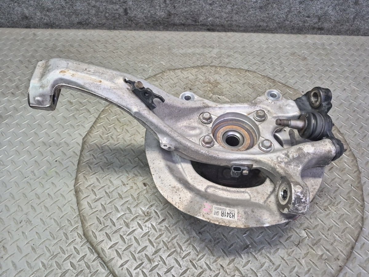 08-16 Lexus UVF46L LS600h LS460 AWD Front Right Spindle Knuckle Wheel Hub OEM