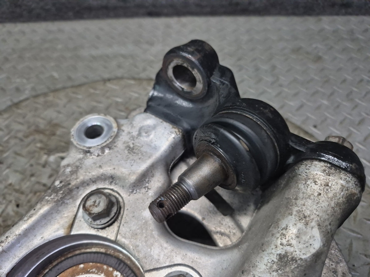 08-16 Lexus UVF46L LS600h LS460 AWD Front Right Spindle Knuckle Wheel Hub OEM