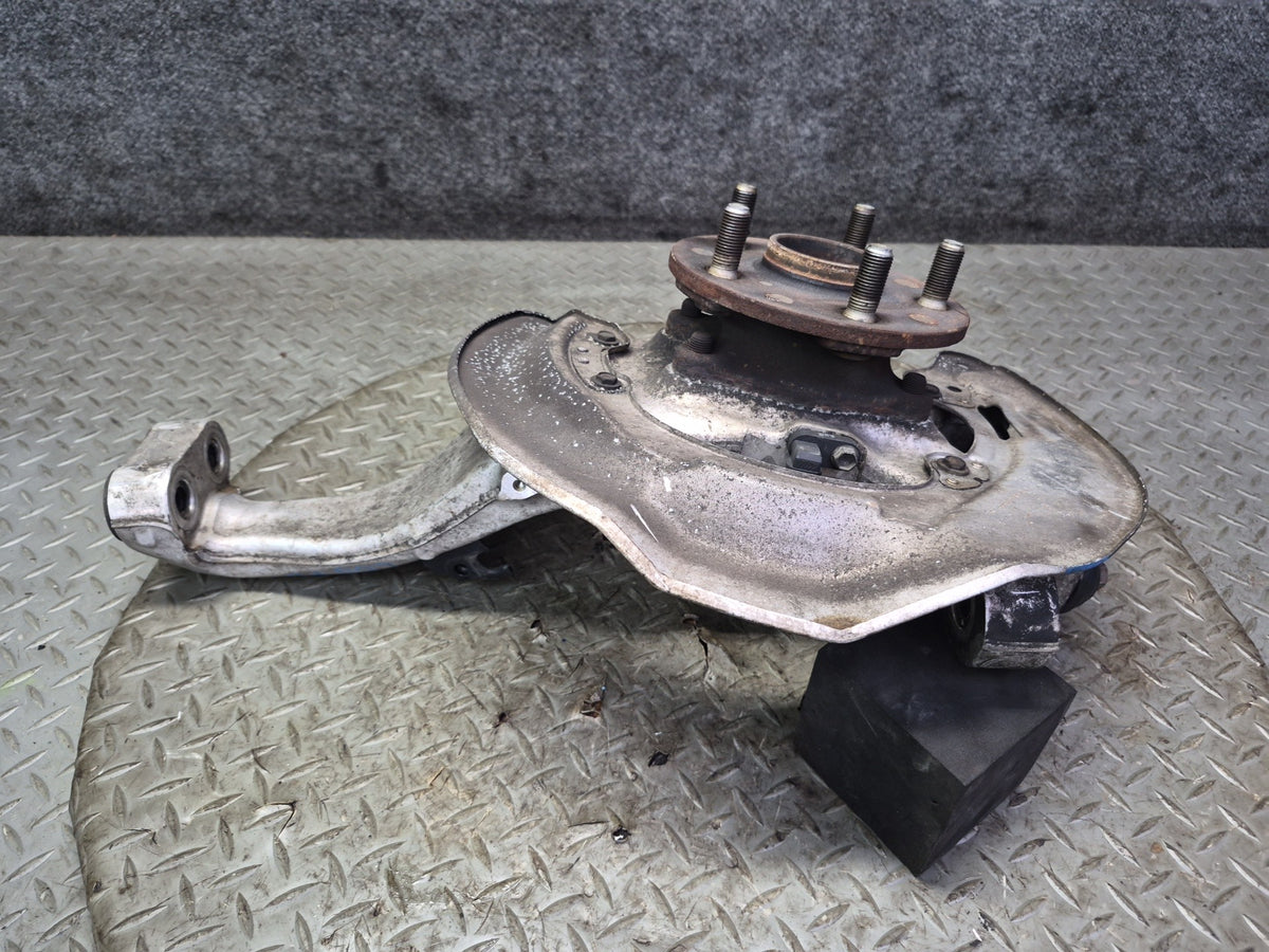 08-16 Lexus UVF46L LS600h LS460 AWD Front Left Spindle Knuckle Wheel Hub OEM