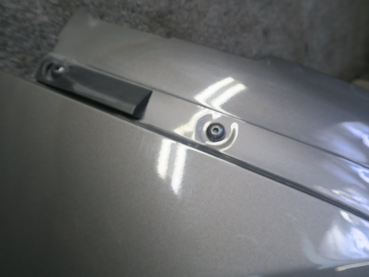 2015-2025 Porsche Macan Front Right Side Fender Shell Panel Cover Gray