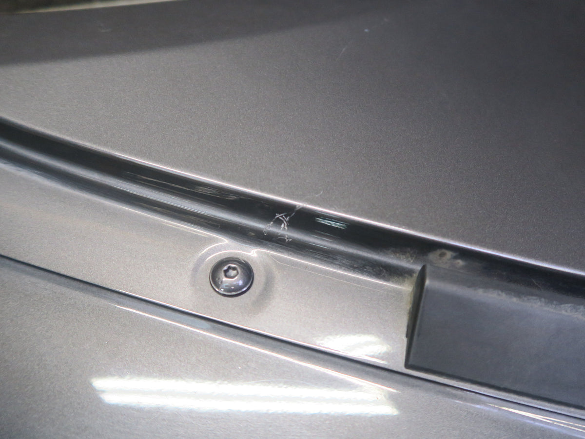 2015-2025 Porsche Macan Front Right Side Fender Shell Panel Cover Gray