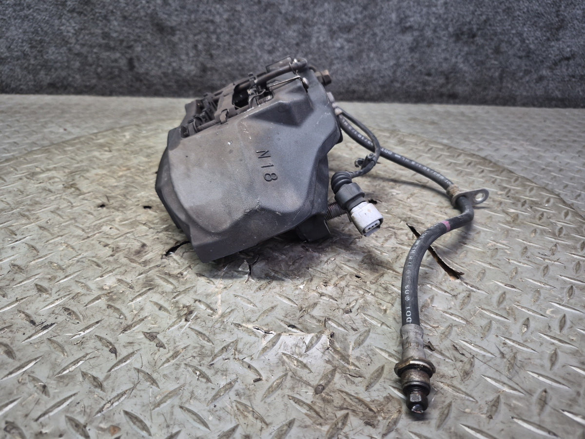 08-16 Lexus UVF46L LS600h LS460 AWD Front Left & Right Brake Caliper Set OEM