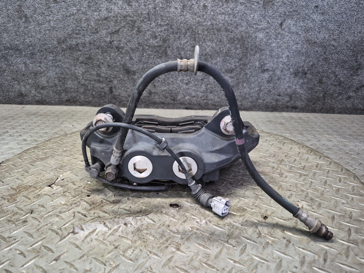 08-16 Lexus UVF46L LS600h LS460 AWD Front Left & Right Brake Caliper Set OEM