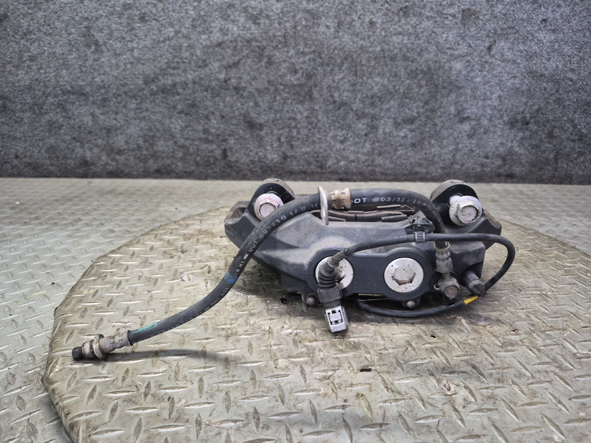 08-16 Lexus UVF46L LS600h LS460 AWD Front Left & Right Brake Caliper Set OEM