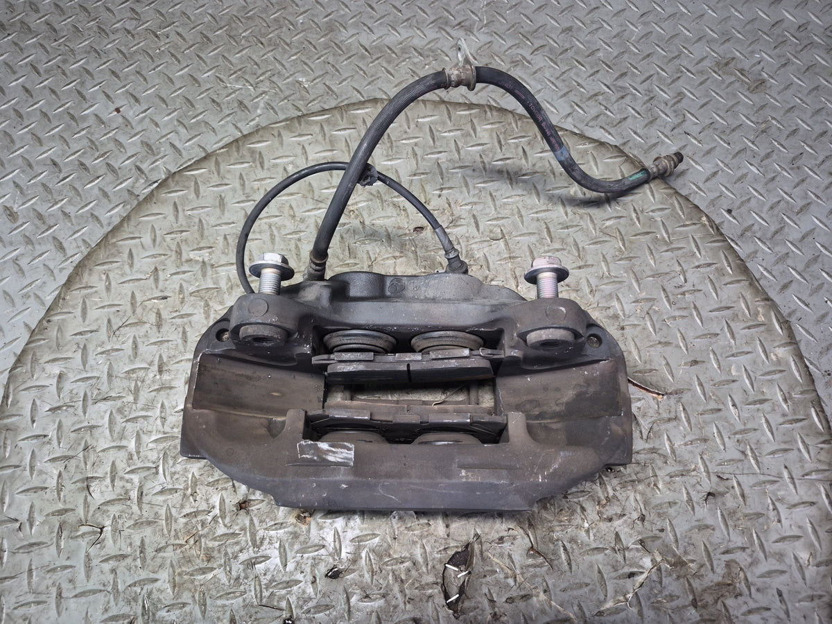 08-16 Lexus UVF46L LS600h LS460 AWD Front Left & Right Brake Caliper Set OEM