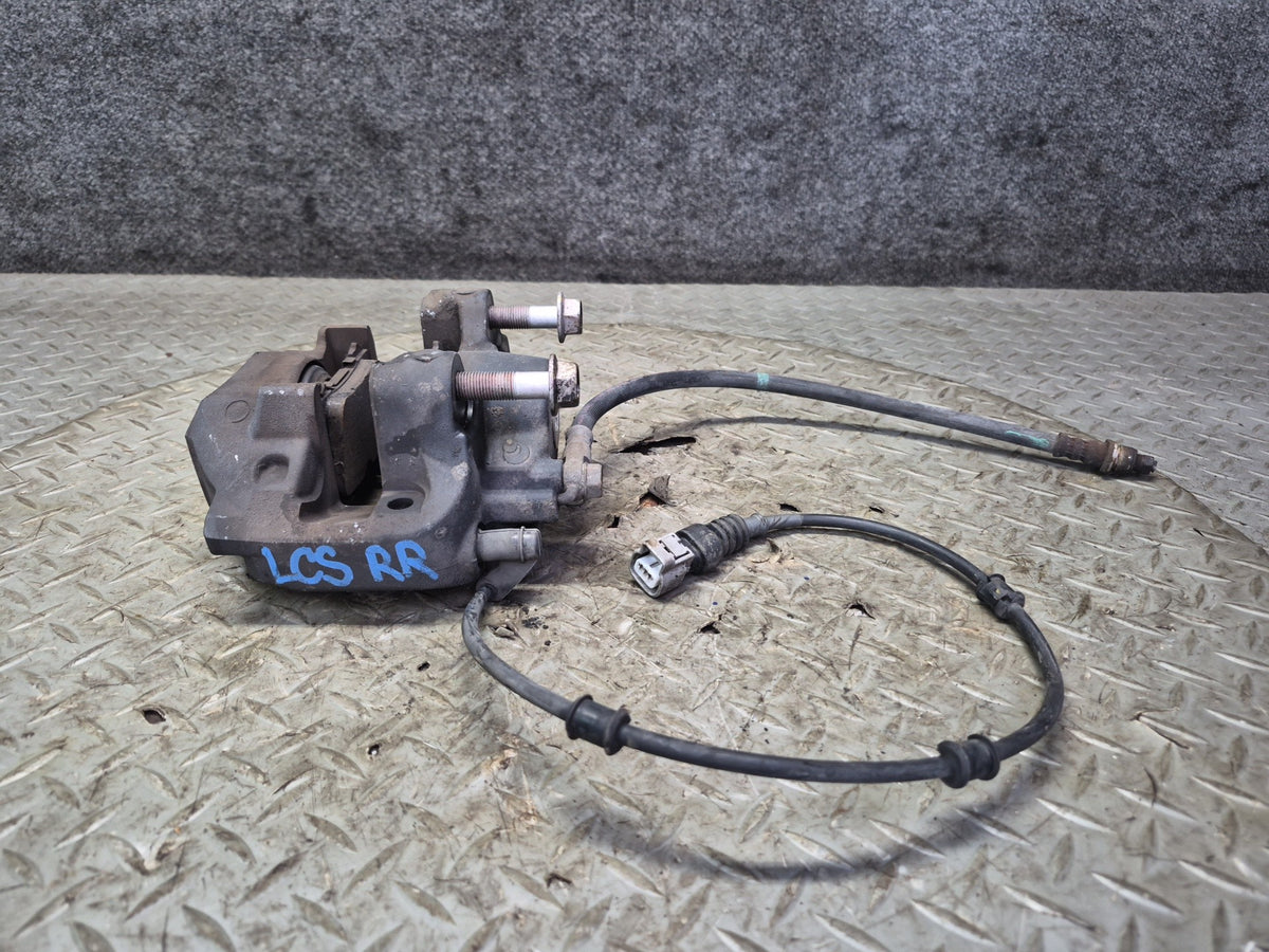 08-16 Lexus UVF46L LS600h LS460 AWD Rear Left & Right Brake Caliper Set OEM