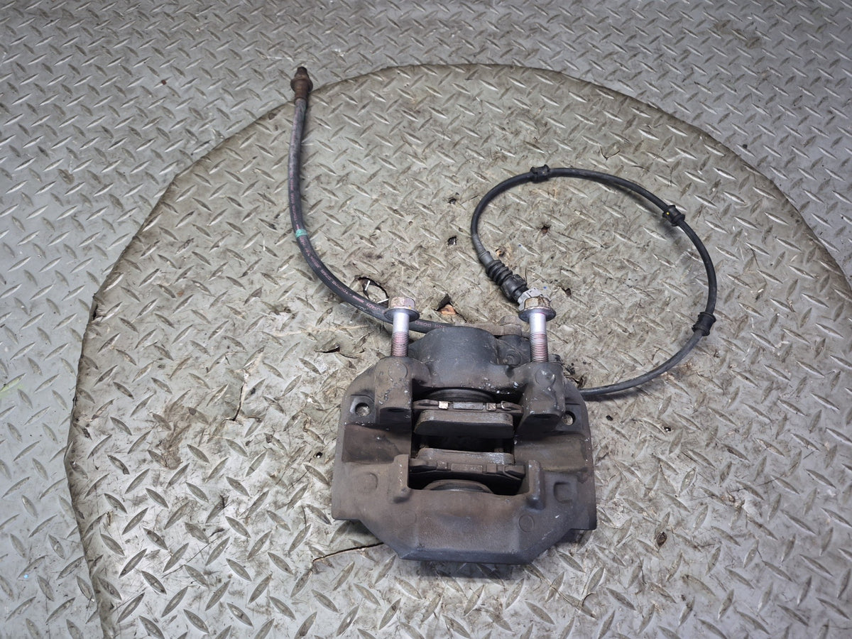 08-16 Lexus UVF46L LS600h LS460 AWD Rear Left & Right Brake Caliper Set OEM