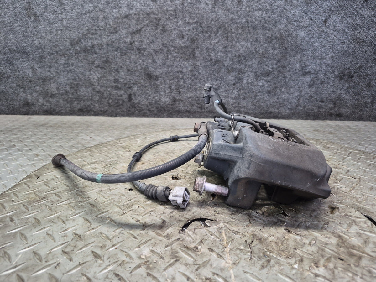 08-16 Lexus UVF46L LS600h LS460 AWD Rear Left & Right Brake Caliper Set OEM