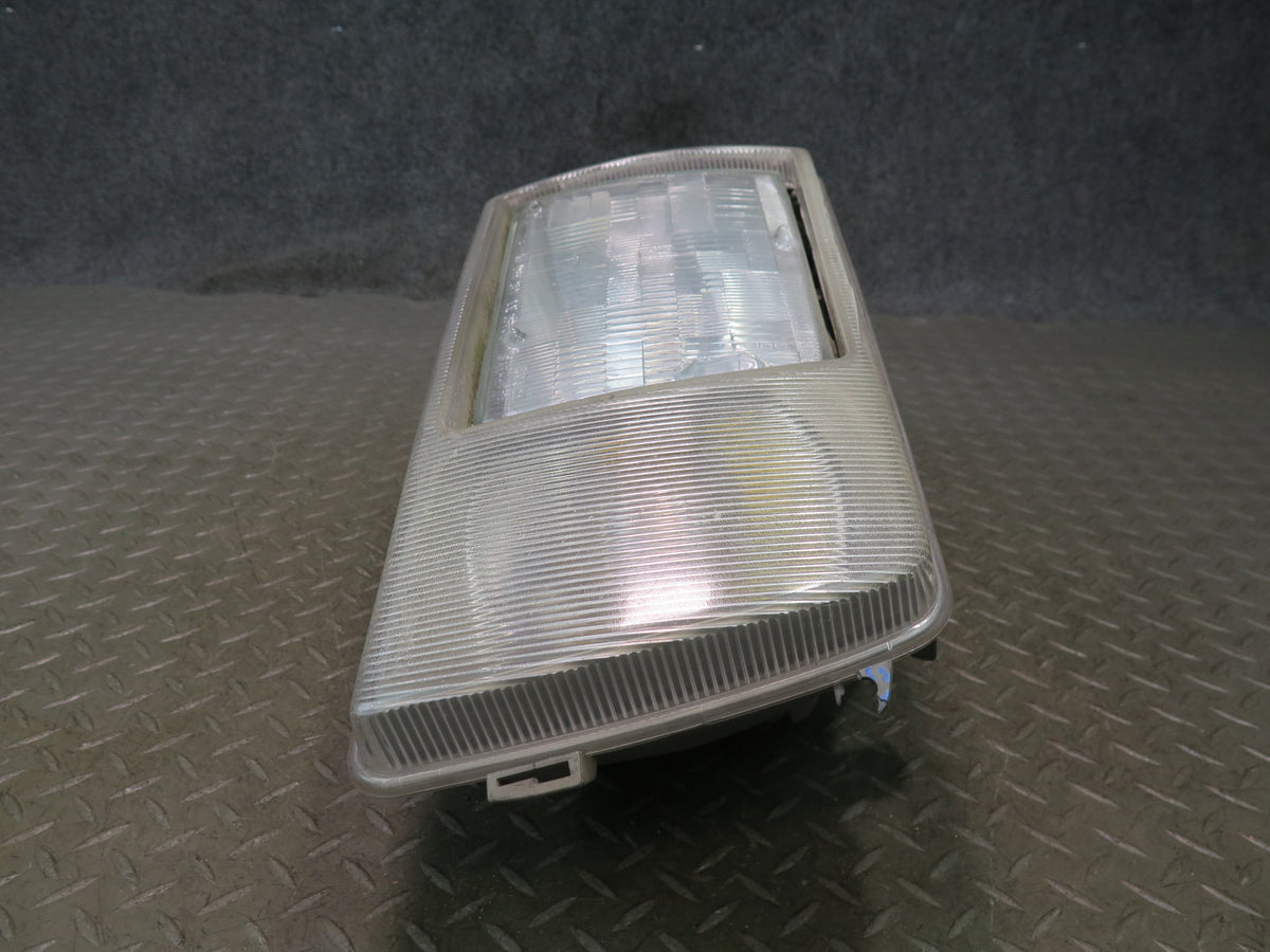 86-91 Mercedes W126 560SEL Front Right Halogen Headlight Lamp Damaged